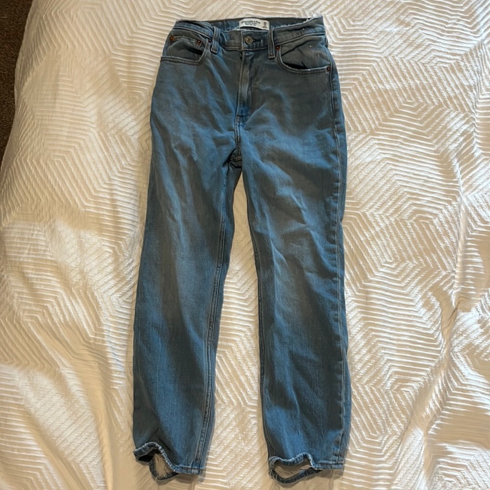 NWOT Abercrombie ankle straight ultra high rise size 25/0 short
